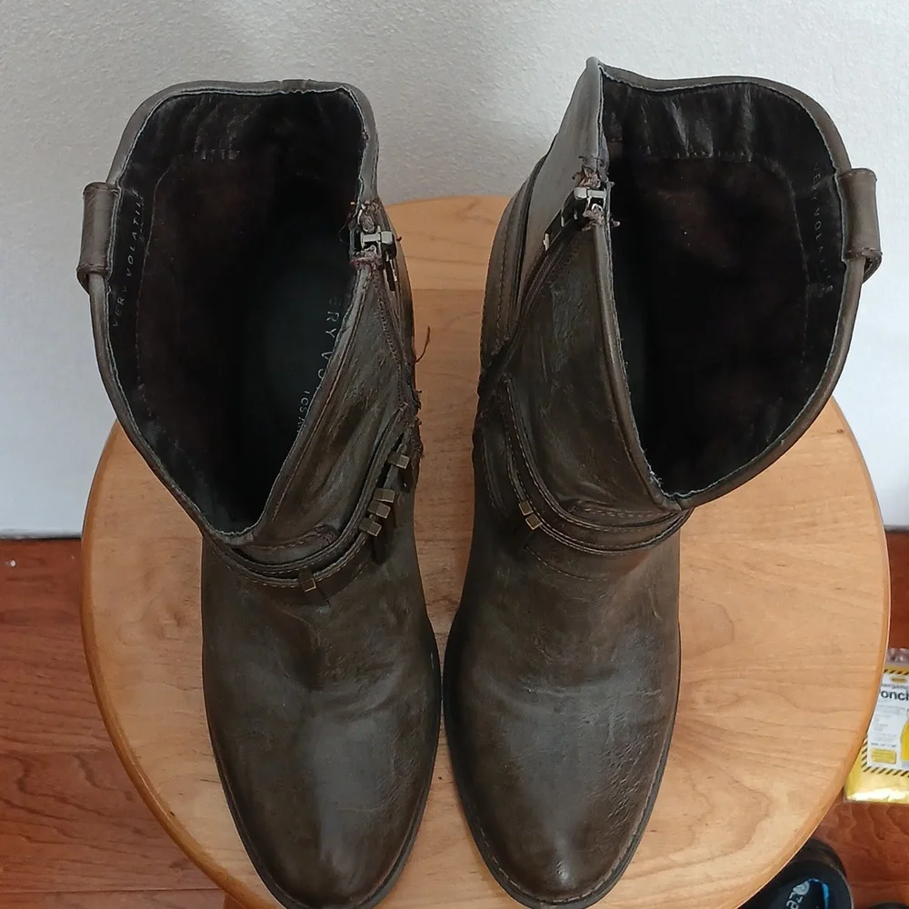 Very Volatile Spears Women's Dark Brown Western Worn In Heeled Boots Size 8.5